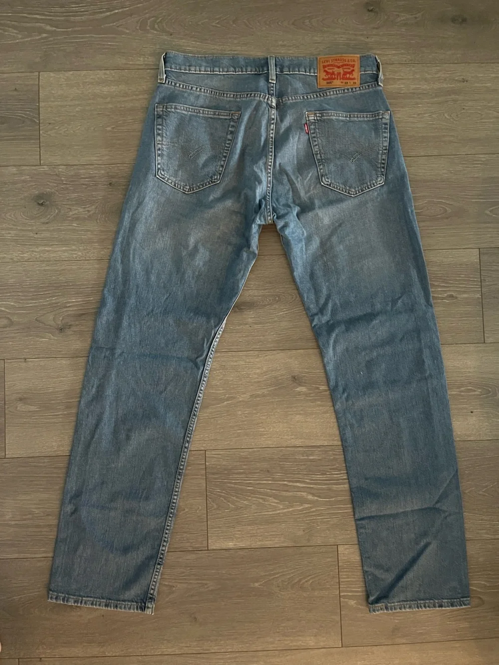 Like New Levi's Mens 505 jeans Size 33 x 32